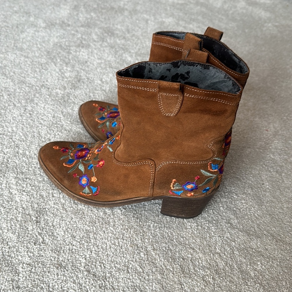 Aldo Boots - Picture 3 of 8